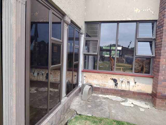 Aluminium window installation